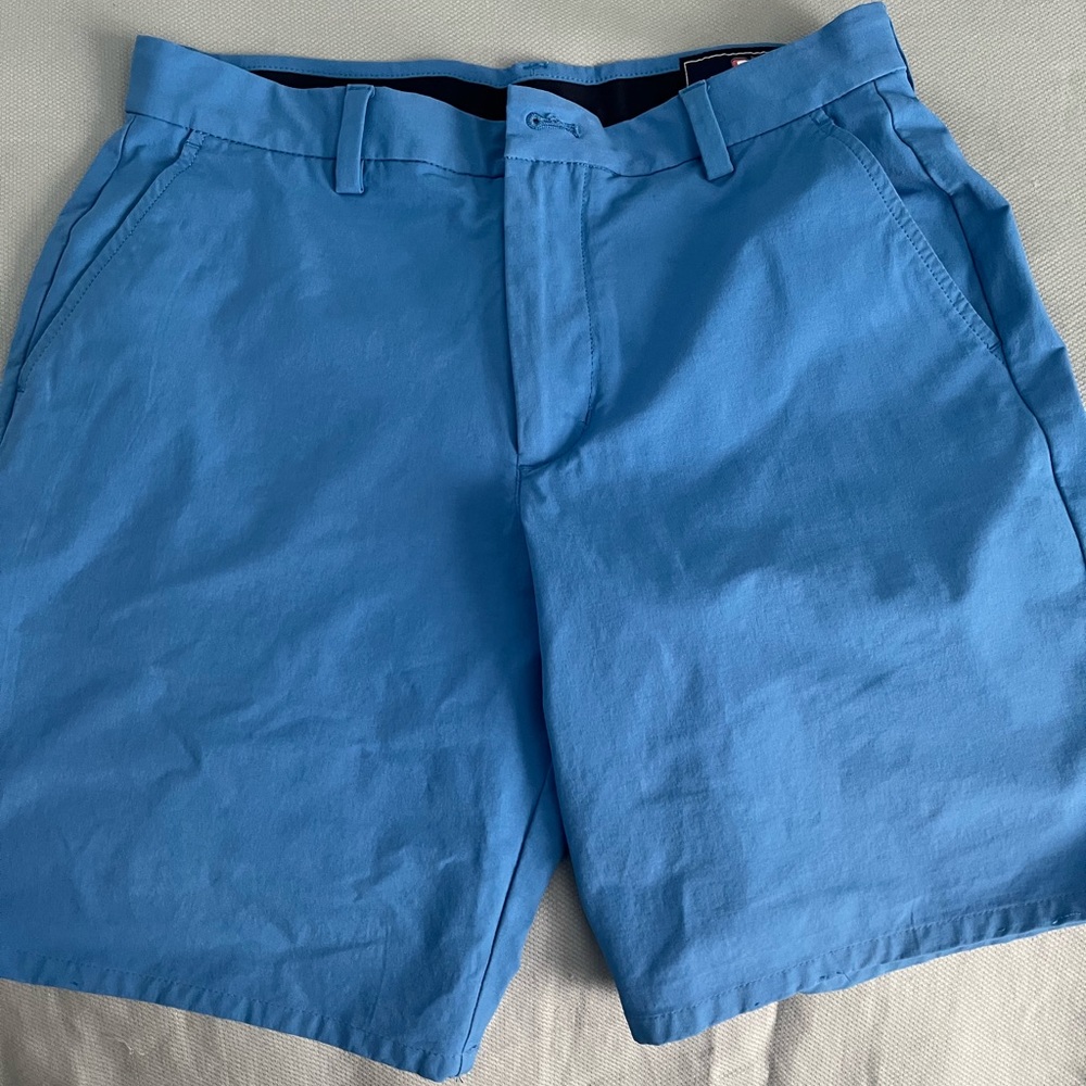 Vineyard Vines Mens shorts in blue